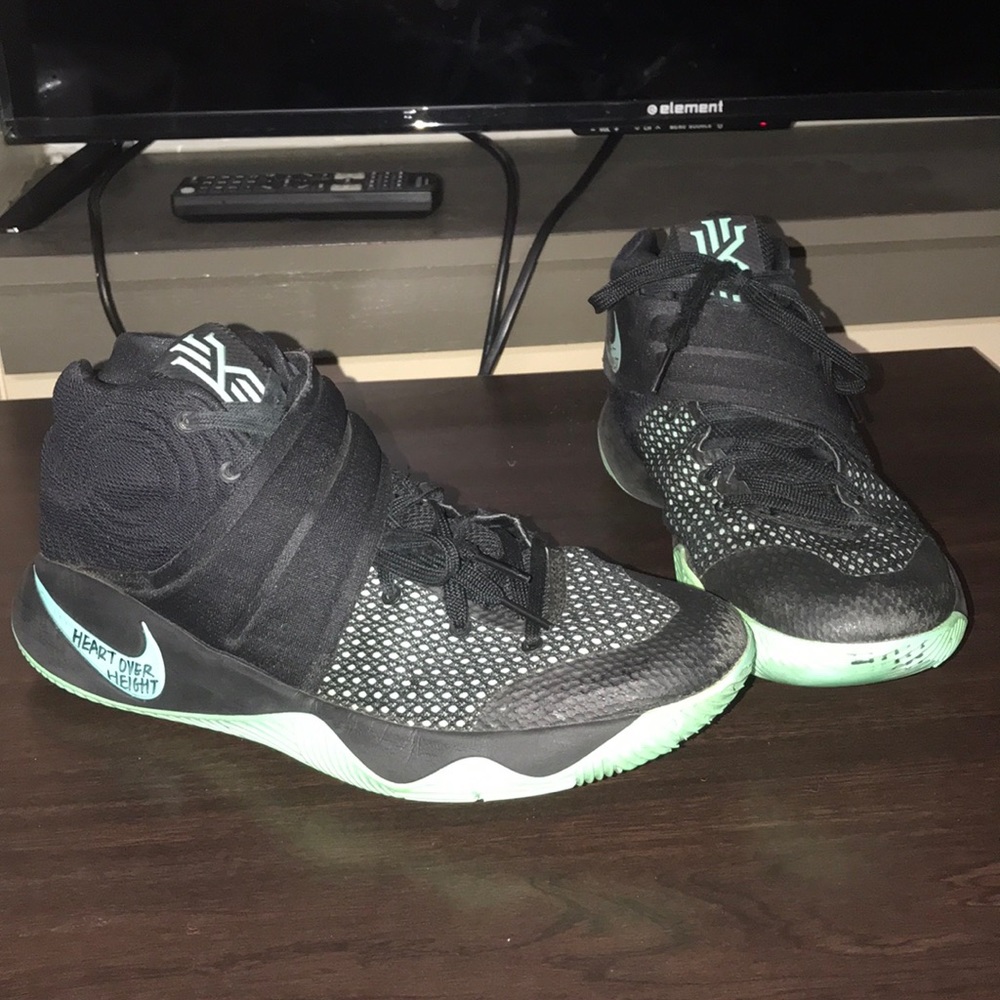 Nike Kyrie 2 Green Glow
